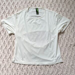 FWD Workout Top - Women’s Open Back Workout T-Shirt